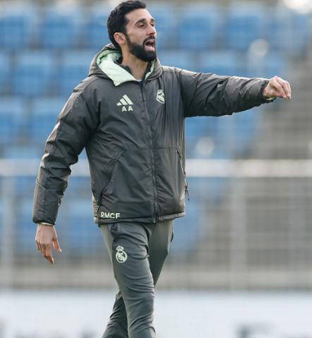 皇马才踢一场就开始物色新帅，阿韦洛亚忠心耿耿明知背锅仍坚持带队